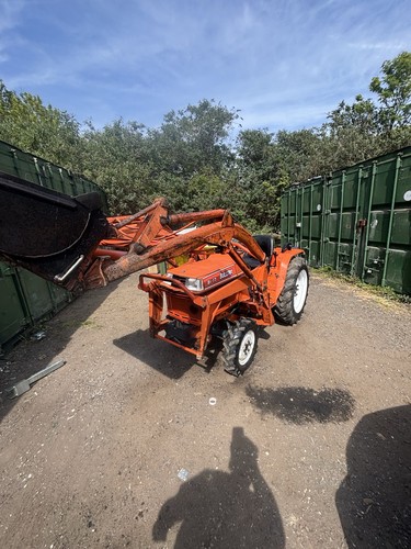 Kubota compact tractor 17 - compact,